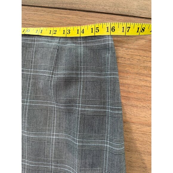 Tahari Arthur S. Levine Petite skirt suit, size 12 petite - Picture 15 of 15